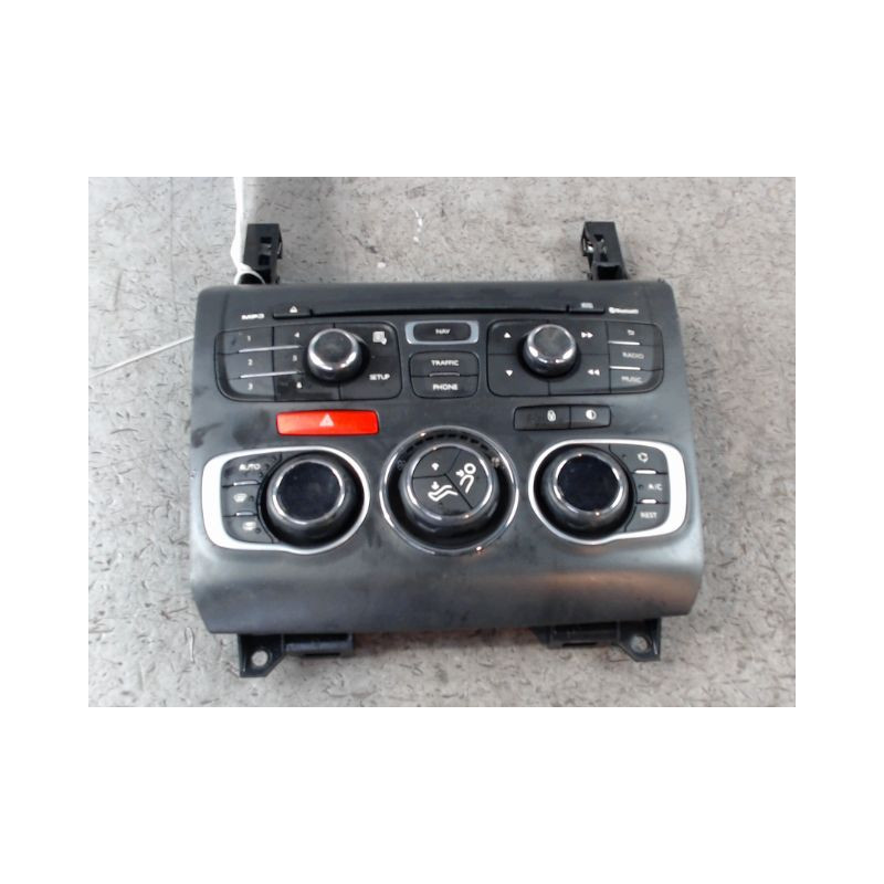 BOUTON DE WARNING CITROEN DS4