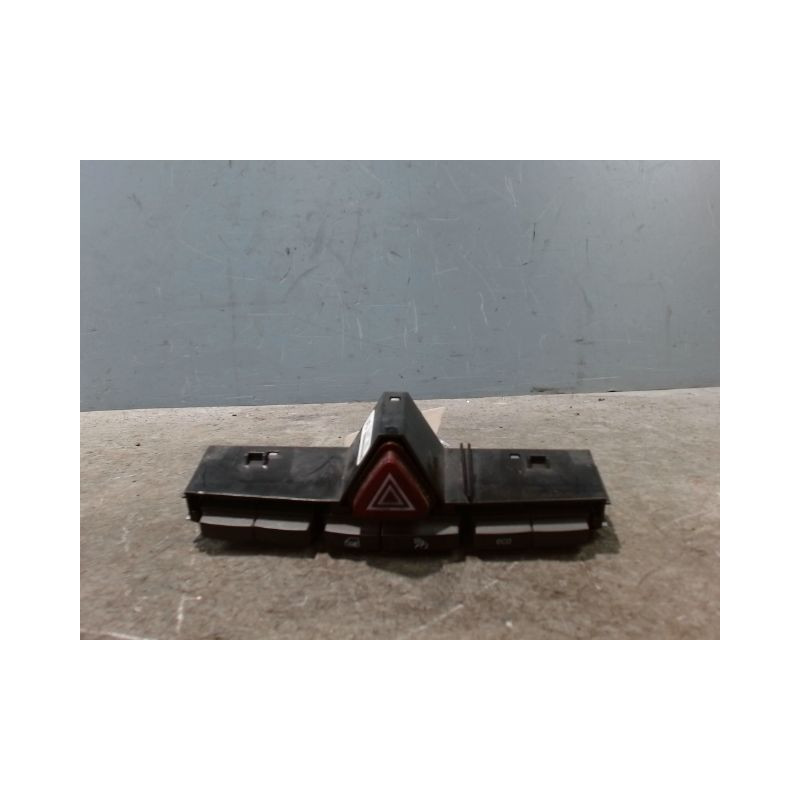 BOUTON DE WARNING OPEL CORSA 2010-