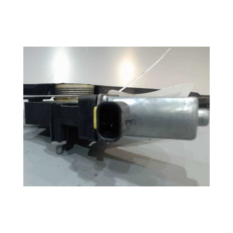MECANISME+MOTEUR LEVE-GLACE AVANT DROIT IVECO 35S18