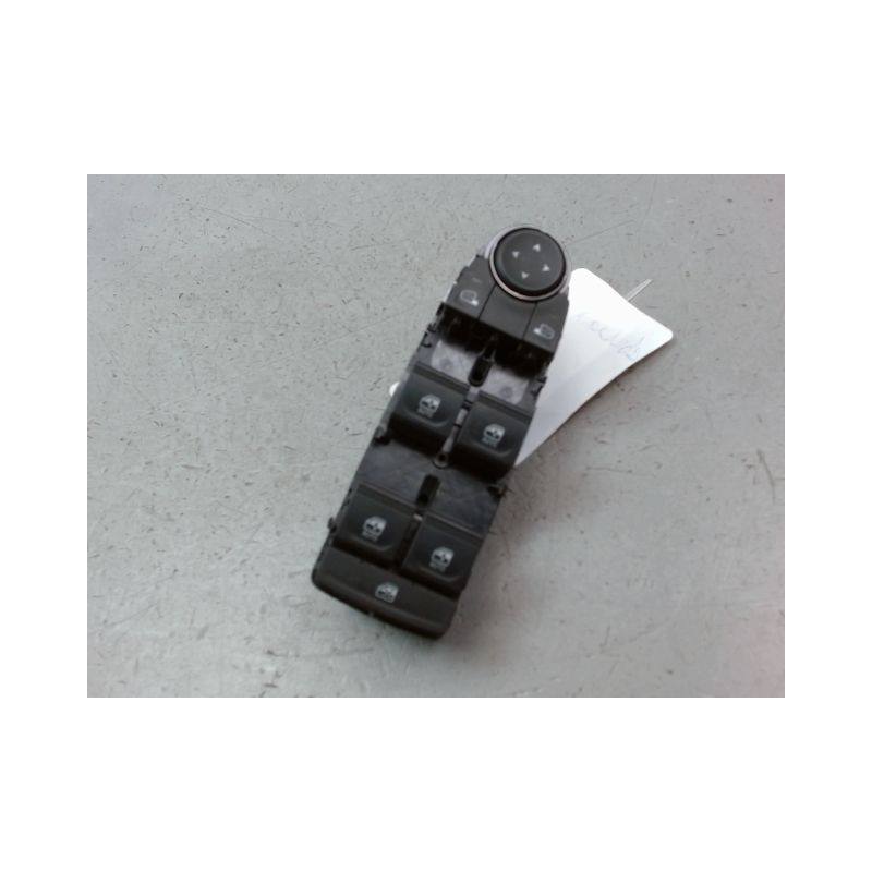 COMMANDE LEVE-GLACE PORTE AVG DACIA DUSTER 2010-