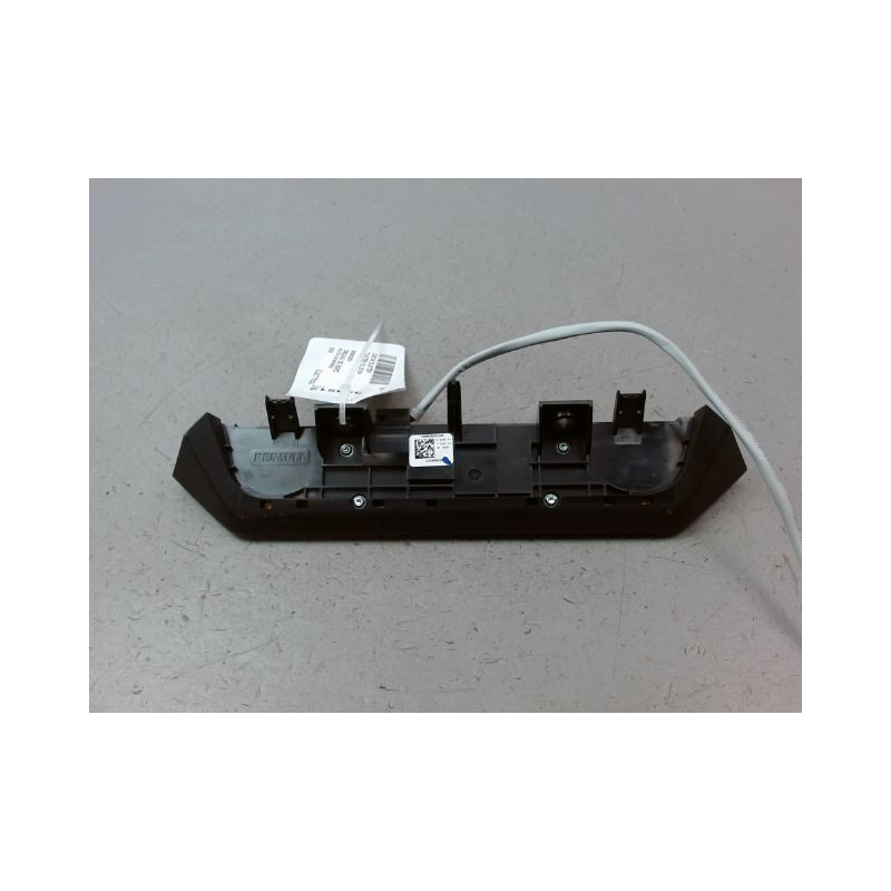 BOUTON DE WARNING DACIA DUSTER 2010-