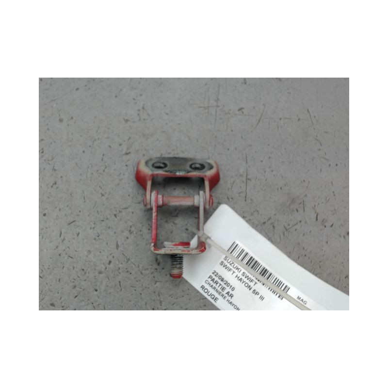 CHARNIERE HAYON D SUZUKI SWIFT III 2005-2011