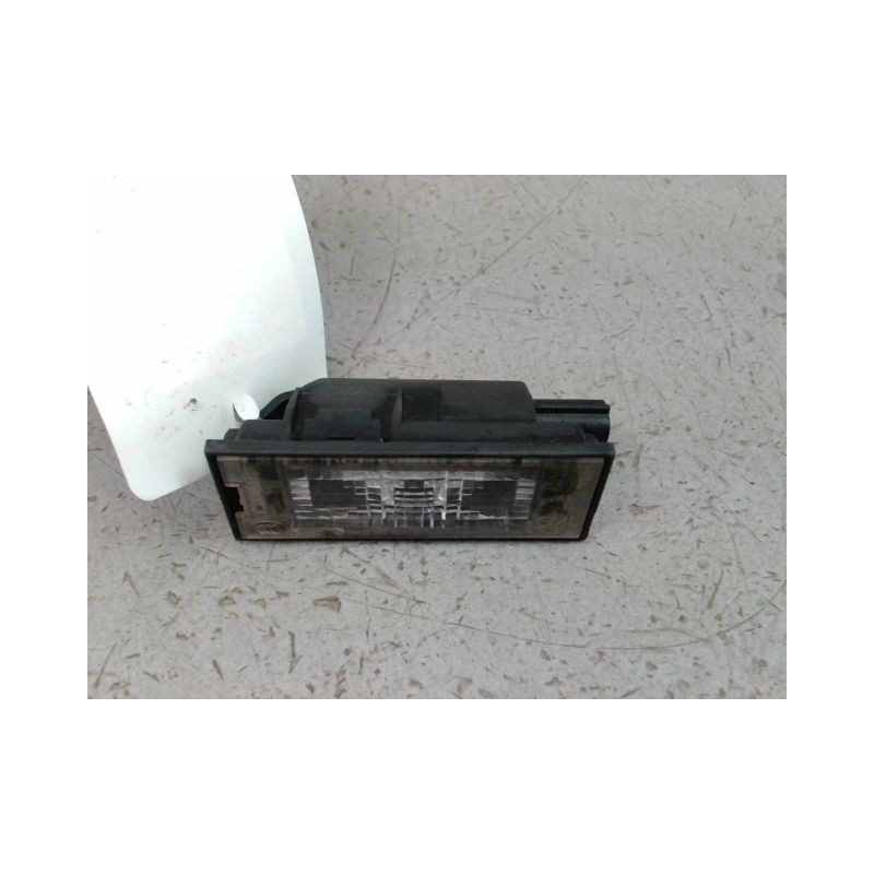 ECLAIREUR PLAQUE DE POLICE DROIT RENAULT TWINGO II Phase 2 2011-2014