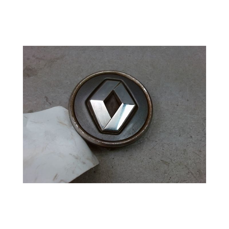 ENJOLIVEUR DE ROUE RENAULT SCENIC