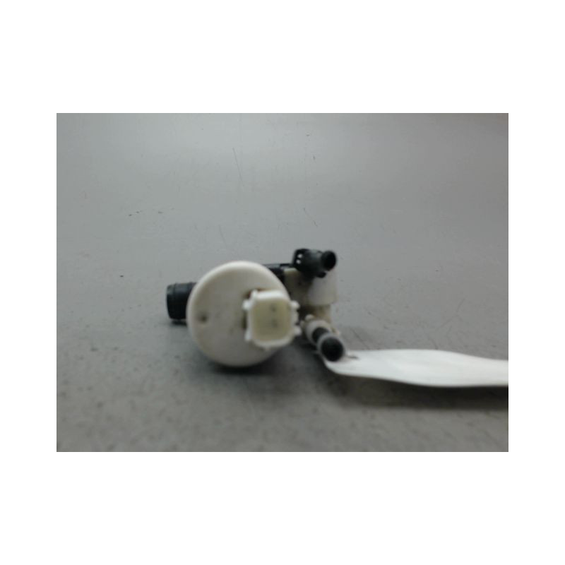 POMPE LAVE-GLACE AVANT FORD C-MAX