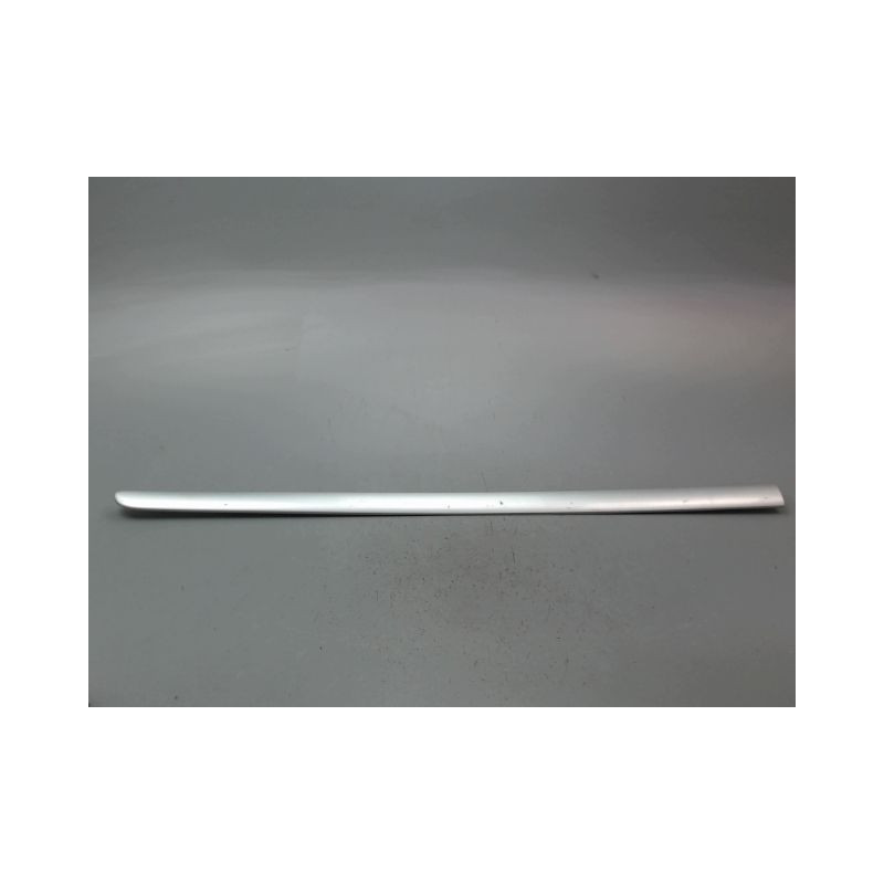 PROTECTION PORTE AVANT DROIT VOLKSWAGEN TOURAN 09-