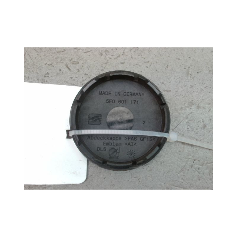 ENJOLIVEUR DE ROUE SEAT TOLEDO 2004-