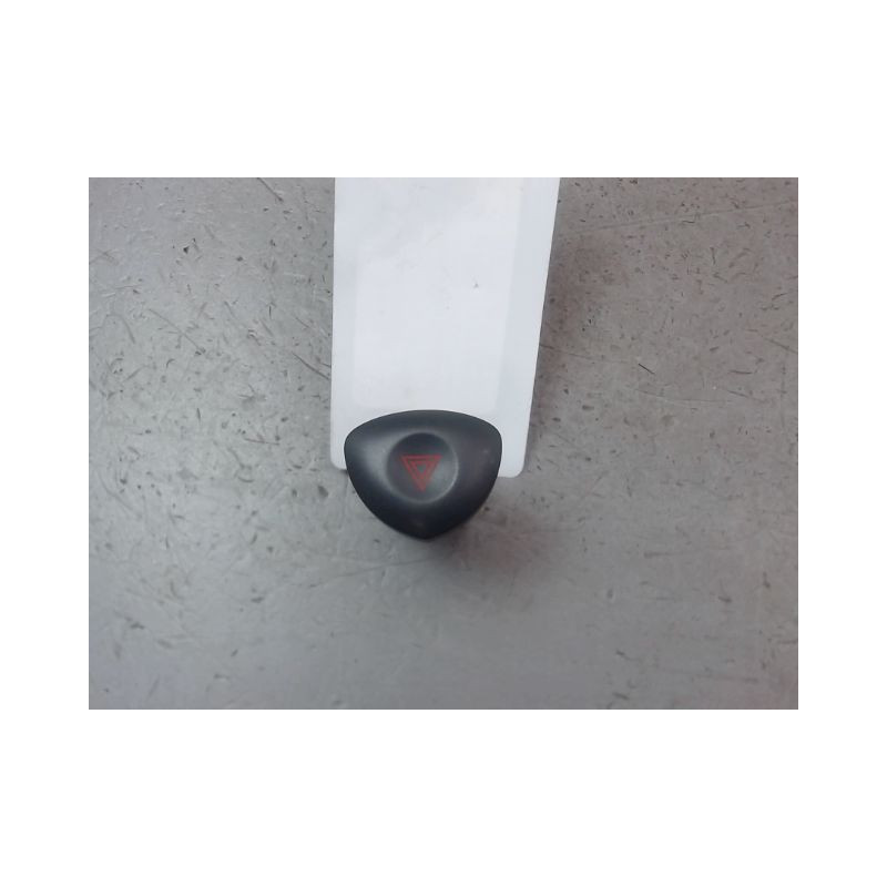 BOUTON DE WARNING RENAULT CLIO II Phase 2 2001-2006