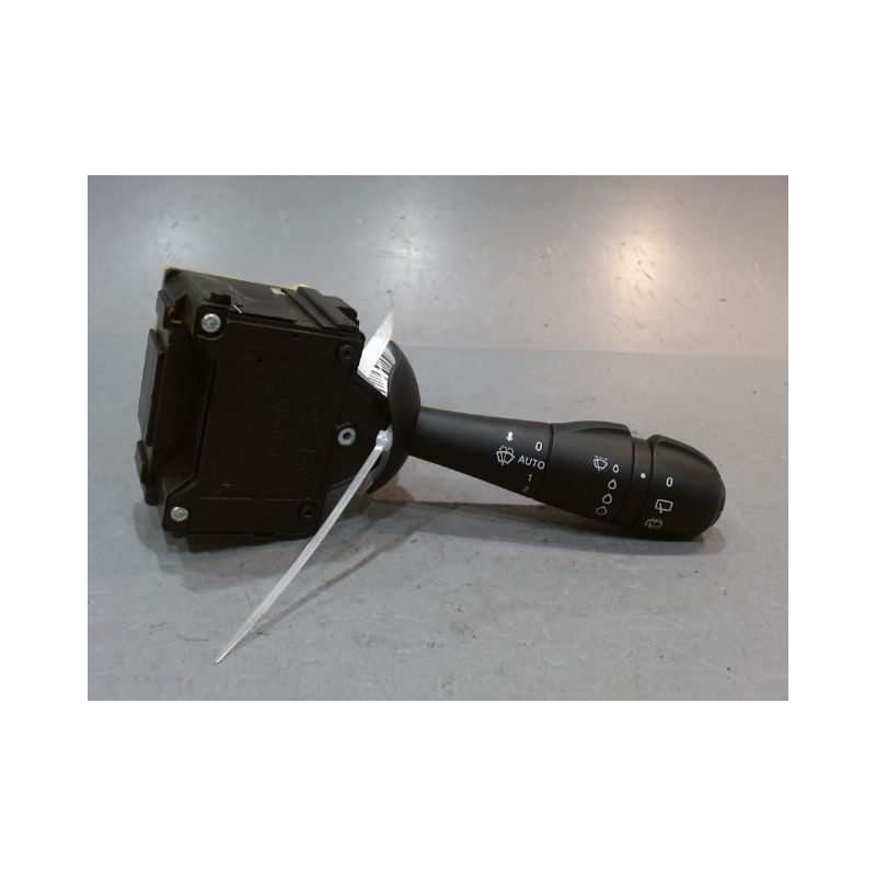 COMMANDE ESSUIE GLACE RENAULT CAPTUR