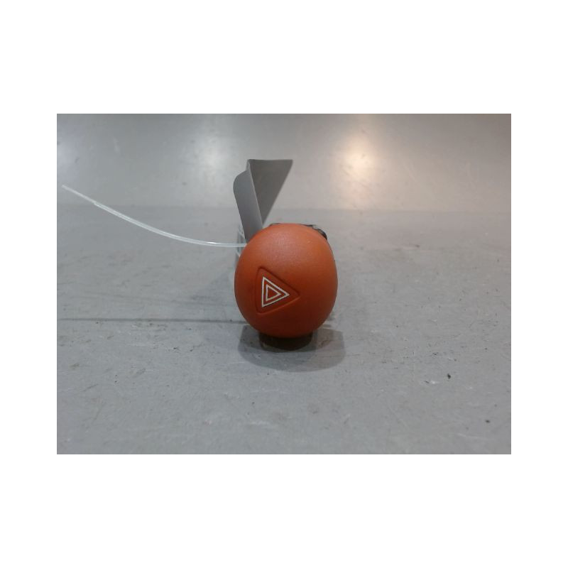 BOUTON DE WARNING RENAULT TWINGO