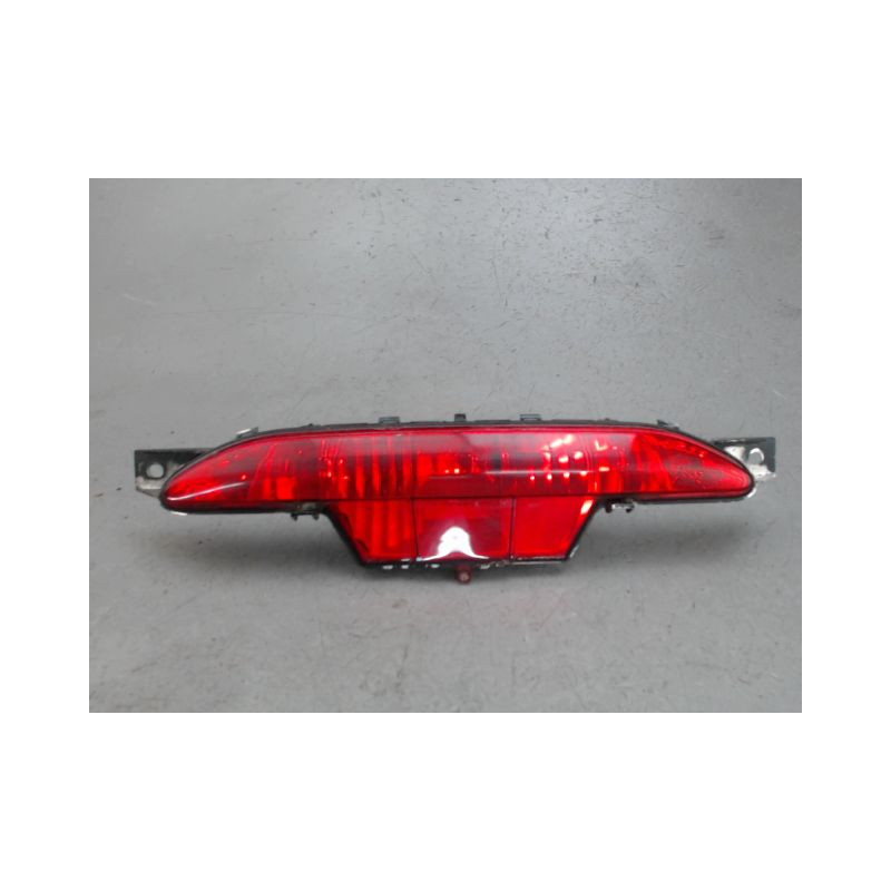FEU BROUILLARD CENTRAL ARRIERE PEUGEOT 208