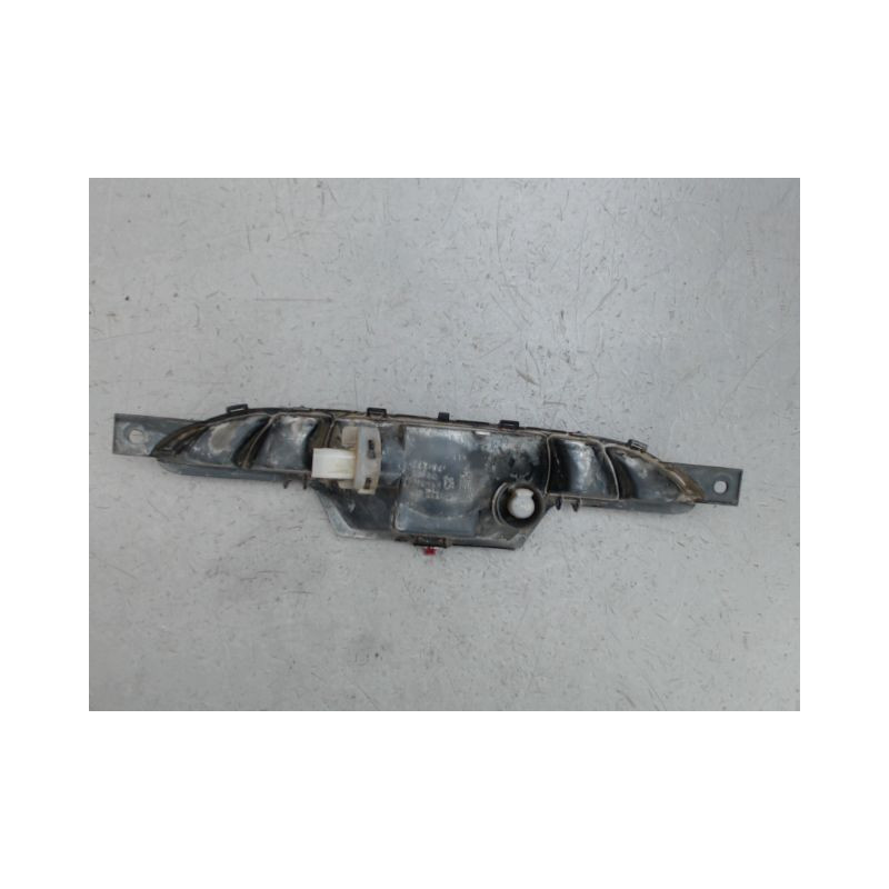 FEU BROUILLARD CENTRAL ARRIERE PEUGEOT 208