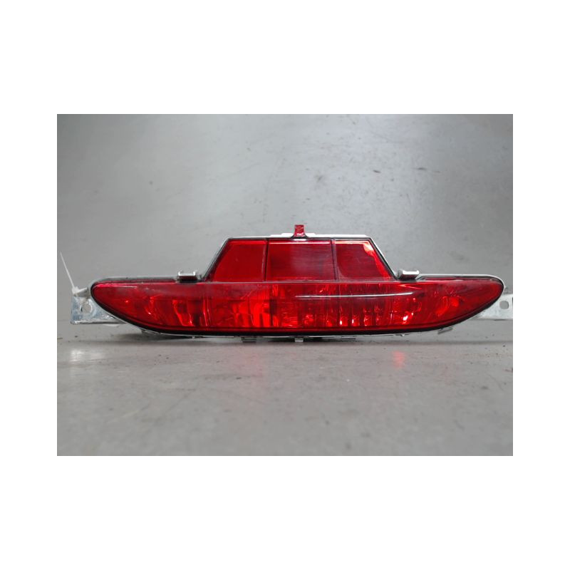 FEU BROUILLARD CENTRAL ARRIERE PEUGEOT 208