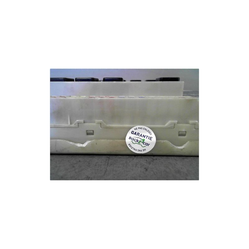 BOITE A FUSIBLES NISSAN NOTE 06-09