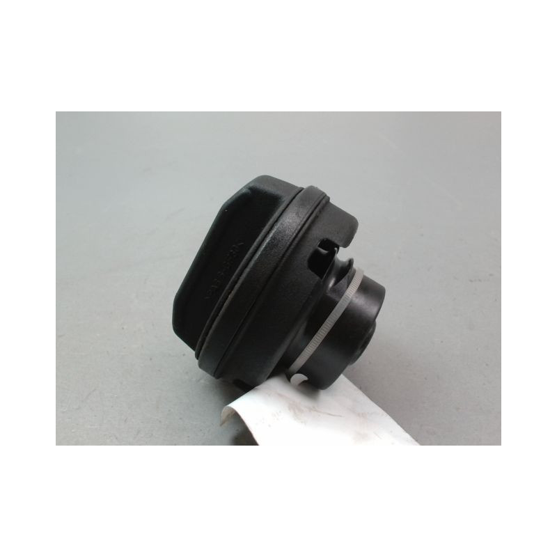 BOUCHON RESERVOIR A CARBURANT VOLKSWAGEN GOLF V 2003-2008