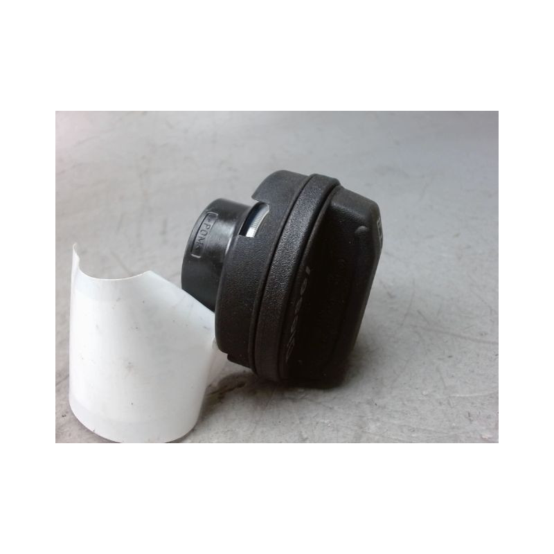 BOUCHON RESERVOIR A CARBURANT VOLKSWAGEN GOLF V SW 2007-