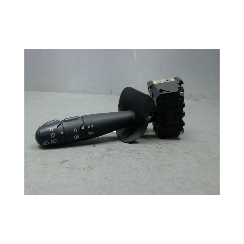 COMMANDE CLIGNOTANT DACIA SANDERO 2008-