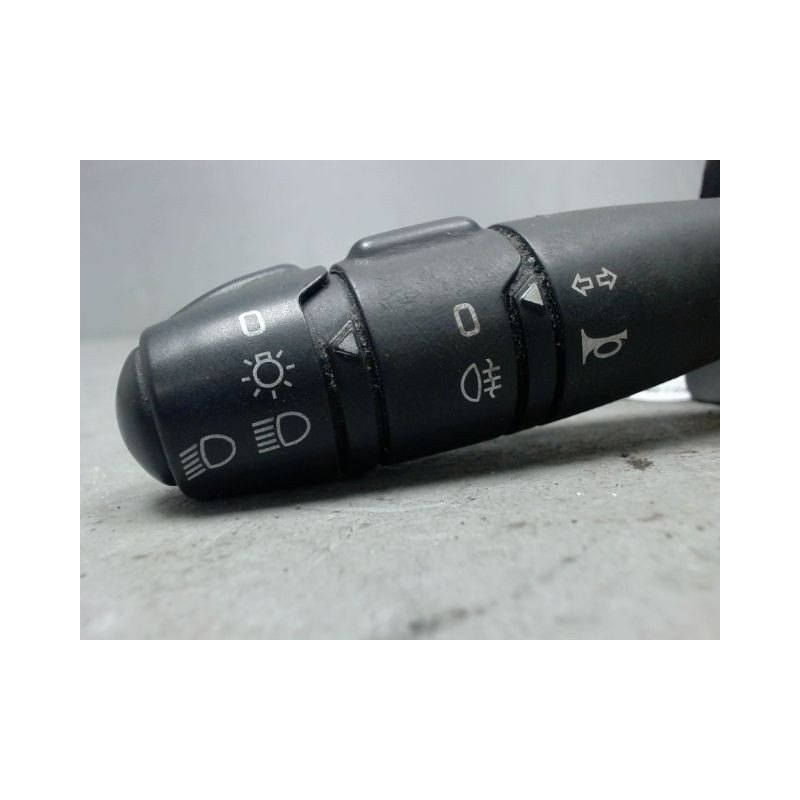 COMMANDE CLIGNOTANT DACIA SANDERO 2008-