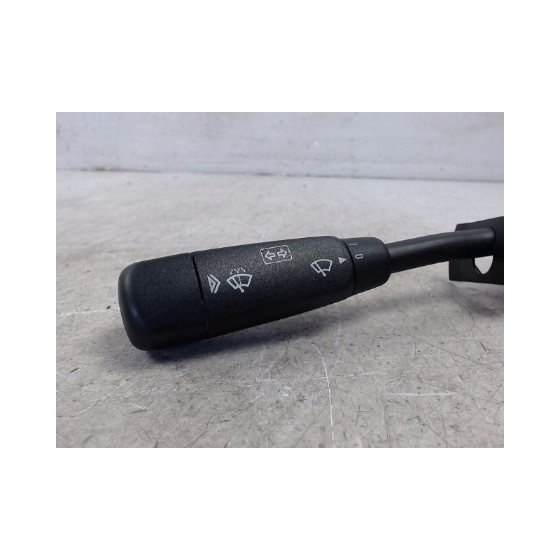 COMMANDE CLIGNOTANT MERCEDES E200