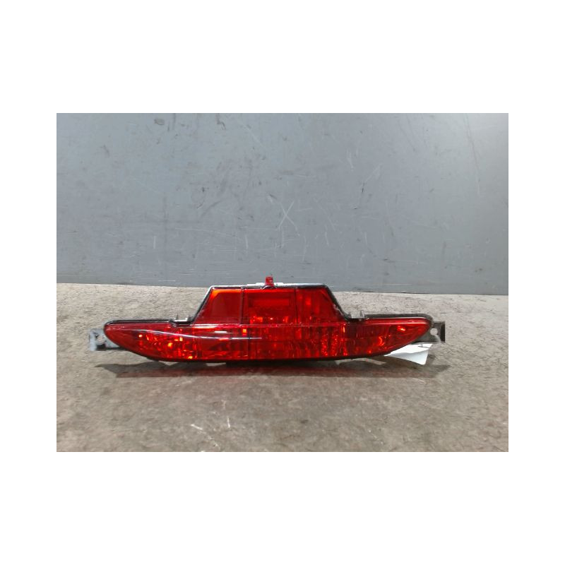 FEU BROUILLARD CENTRAL ARRIERE PEUGEOT 208