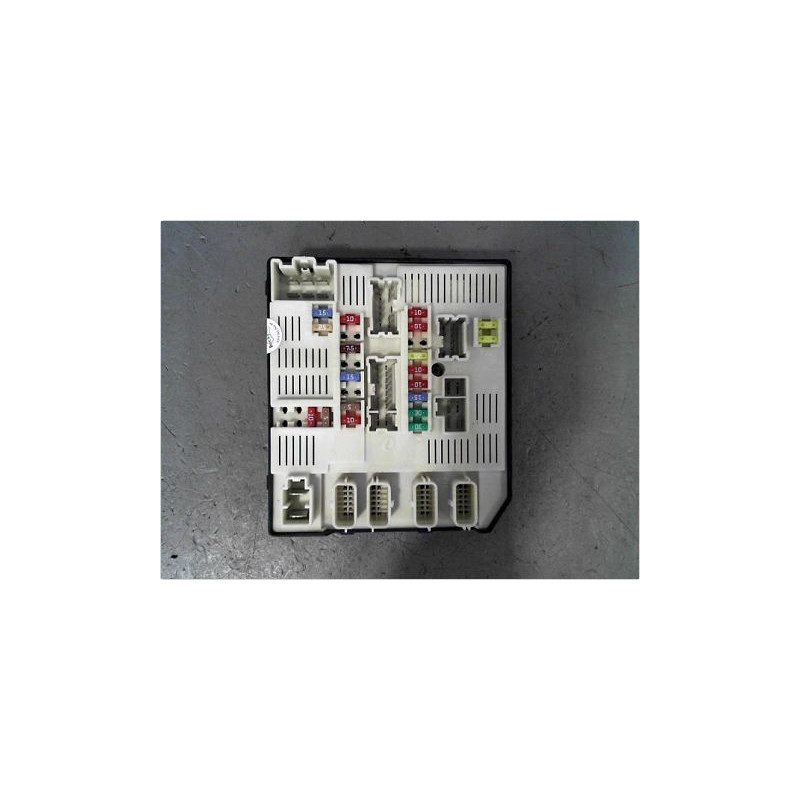BOITE A FUSIBLES RENAULT LAGUNA III ESTATE 07-10