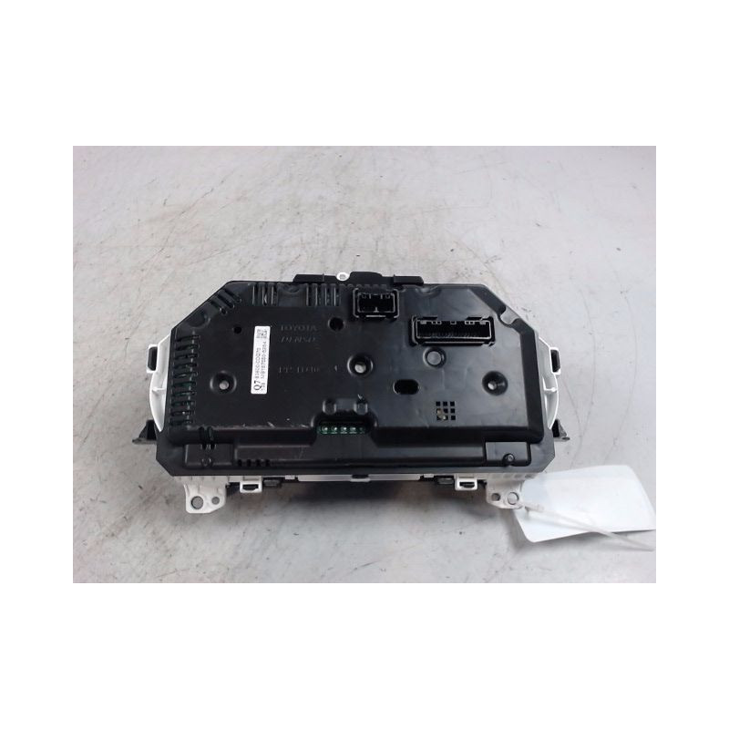 BLOC COMPTEURS TOYOTA YARIS II 2010-