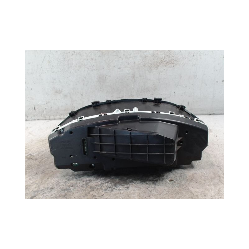 BLOC COMPTEURS TOYOTA YARIS 2005-