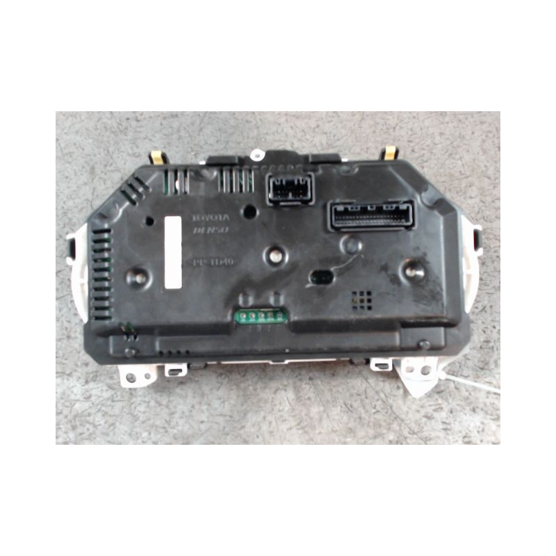 BLOC COMPTEURS TOYOTA YARIS II 2010-