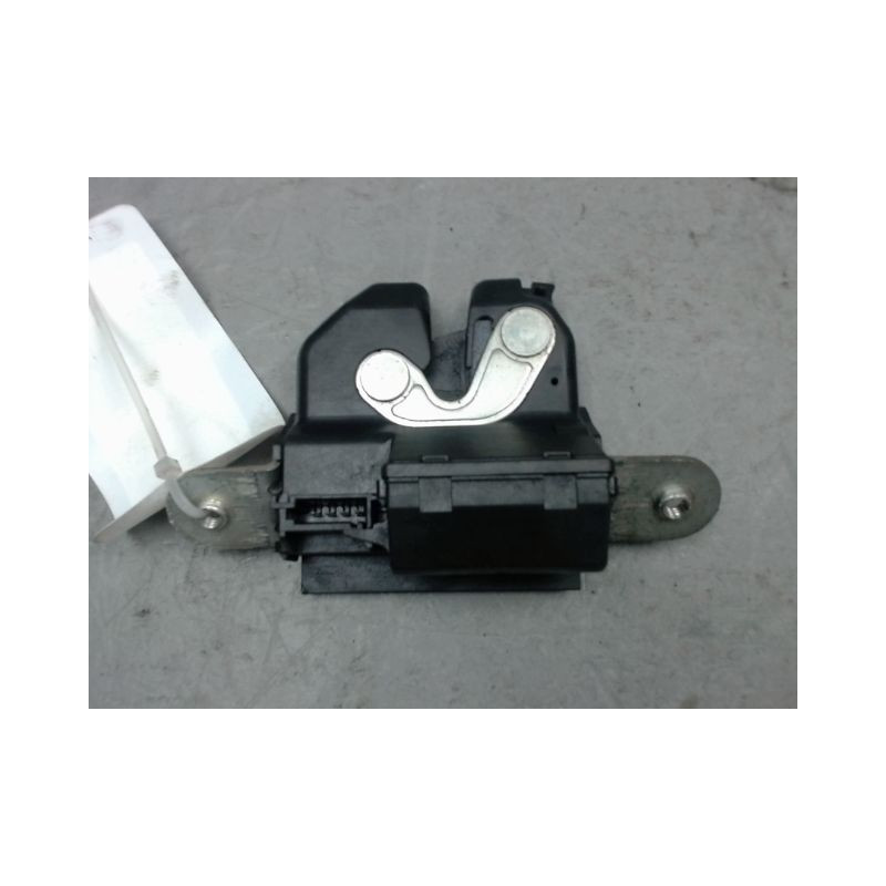 SERRURE HAYON  OPEL CORSA 06-09