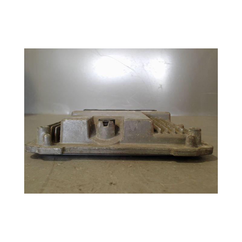 CALCULATEUR MOTEUR DACIA LODGY