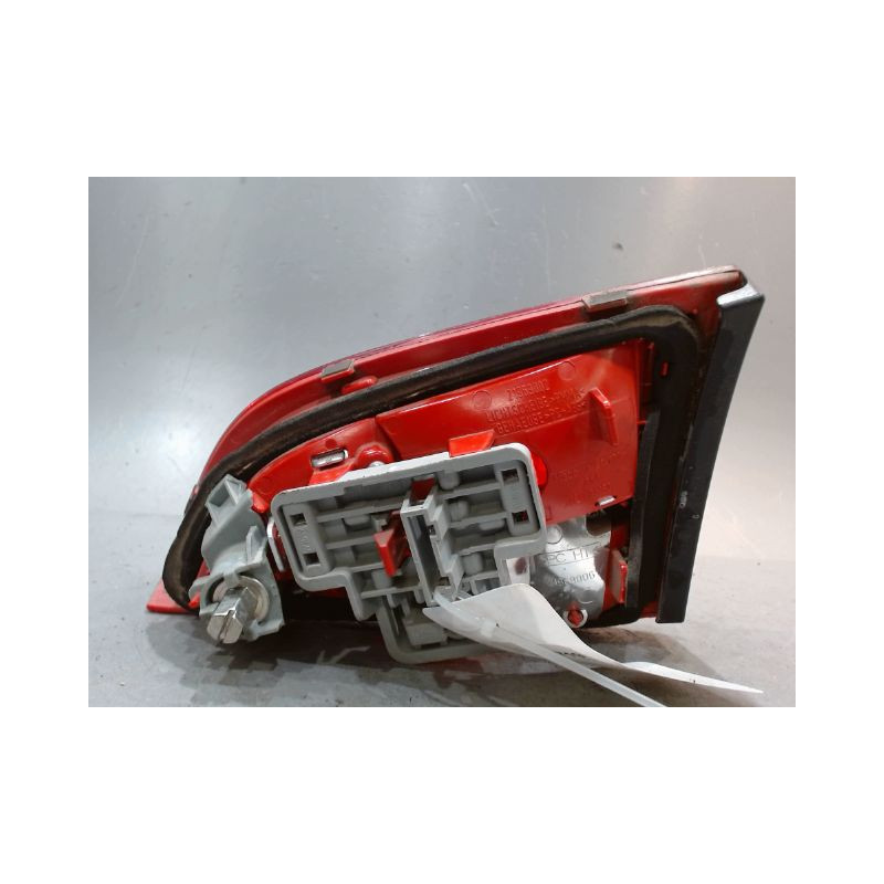 FEU ARRIERE INTERIEUR GAUCHE AUDI A4