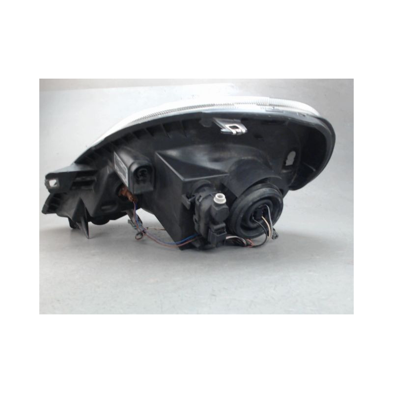 PHARE DROIT RENAULT TRAFIC