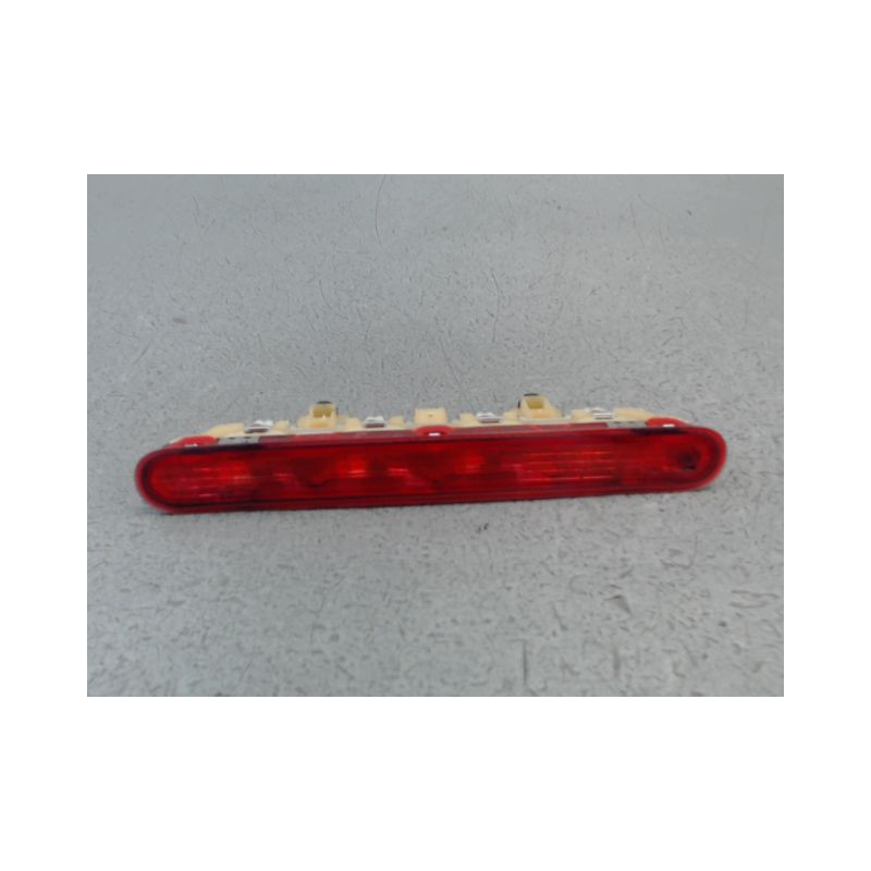 FEUX STOP SUPPLEMENTAIRE PEUGEOT 207