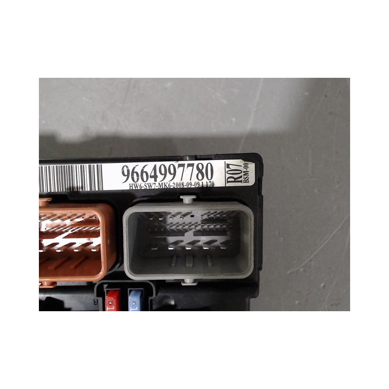 BOITE A FUSIBLES PEUGEOT 207