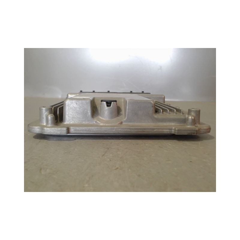 CALCULATEUR MOTEUR VOLKSWAGEN GOLF