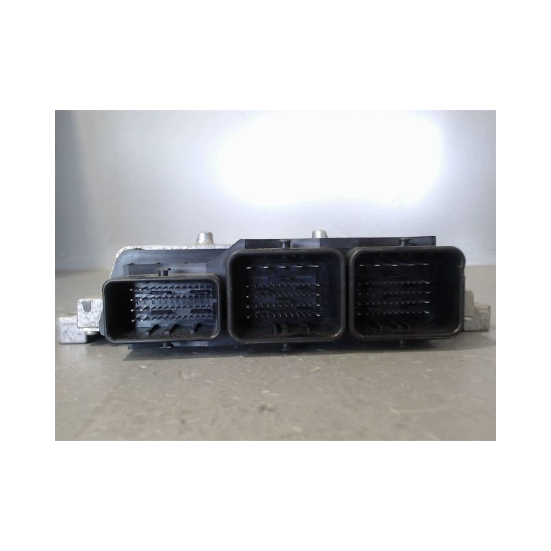 CALCULATEUR MOTEUR PEUGEOT 5008 2009-