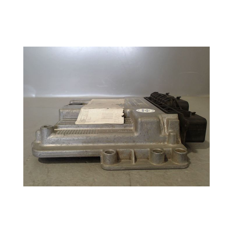CALCULATEUR MOTEUR PEUGEOT 207 2011-