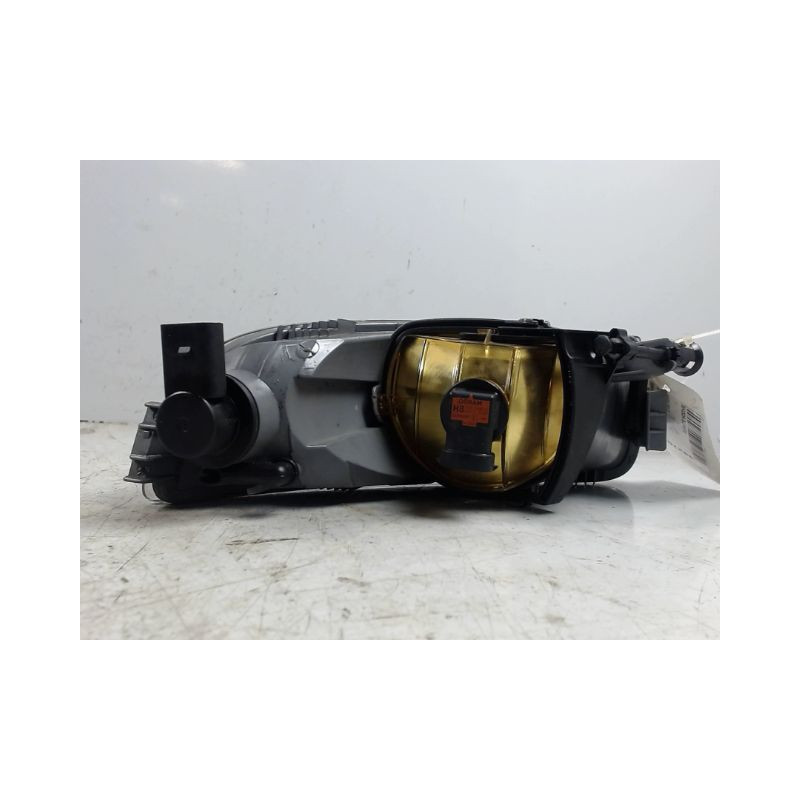 PHARE ANTIBROUILLARD AVANT GAUCHE SKODA SUPERB
