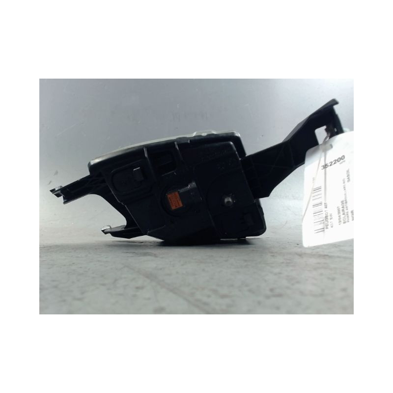 PHARE ANTIBROUILLARD AVANT DROIT PEUGEOT 407 SW