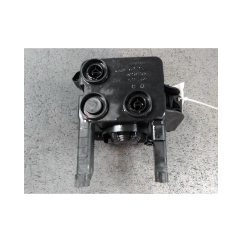 PHARE ANTIBROUILLARD AVANT GAUCHE OPEL MERIVA 2006-