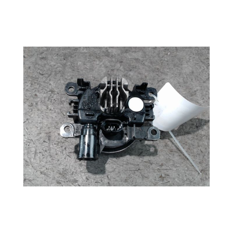 PHARE ANTIBROUILLARD AVANT DROIT RENAULT CLIO IV