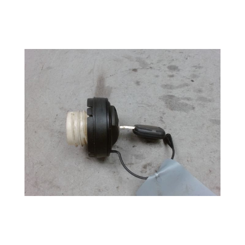 BOUCHON RESERVOIR A CARBURANT TOYOTA AYGO 5P
