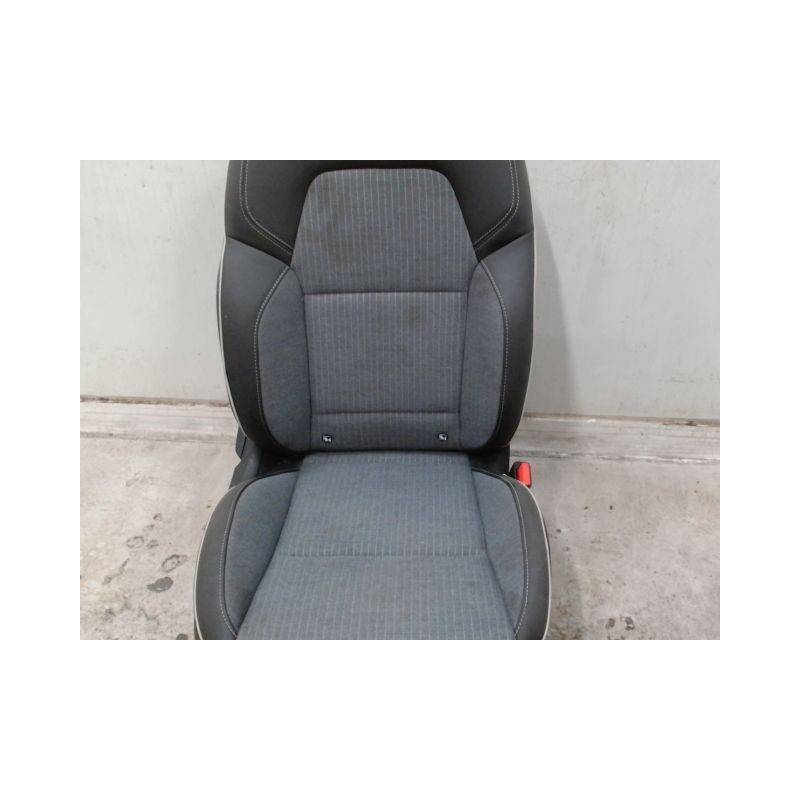 SIEGE AVANT DROIT RENAULT CLIO