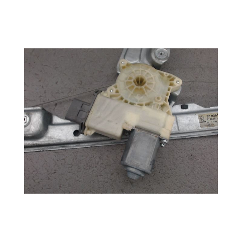 MECANISME LEVE-GLACE AVANT GAUCHE PEUGEOT 3008