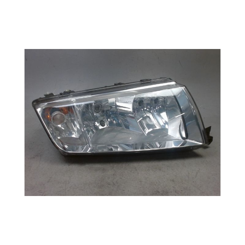 PHARE DROIT SKODA FABIA 2000-2004