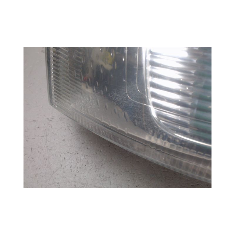 PHARE DROIT NISSAN INTERSTAR