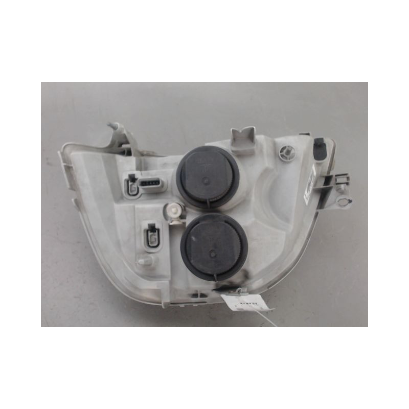 PHARE DROIT NISSAN INTERSTAR