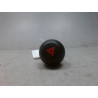 BOUTON DE WARNING TOYOTA RAV4 2006