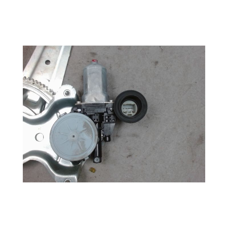 MECANISME+MOTEUR LEVE-GLACE ARRIERE DROIT TOYOTA RAV4 2006
