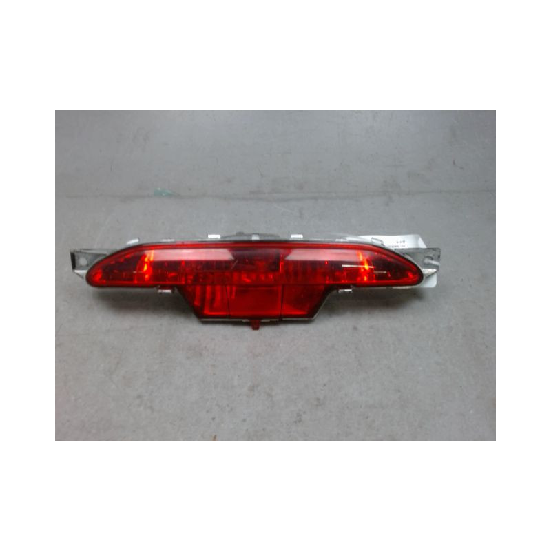 FEU BROUILLARD CENTRAL ARRIERE PEUGEOT 208